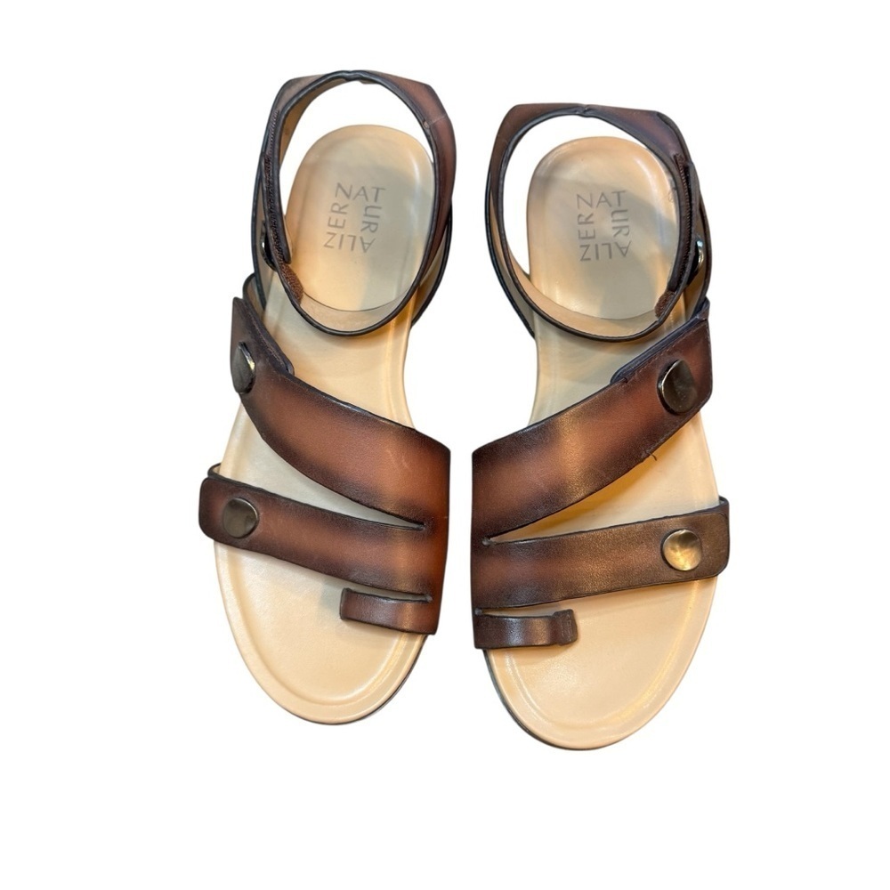 Naturalizer Tassy Flat Gladiator Sandal Brown Leather with Toe Ring- Size 9 - Picture 4 of 9